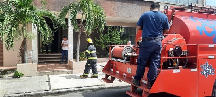 Se incendia cuarto en complejo de departamentos en la colonia Ricardo Flores Magón