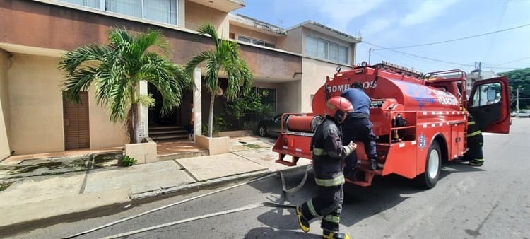 Se incendia cuarto en complejo de departamentos en la colonia Ricardo Flores Magón