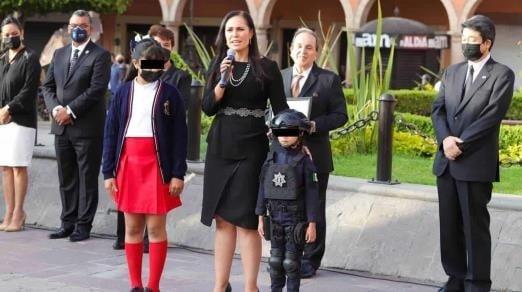 Les prestan armas a estudiantes y ahora los visten de antimotines en Guanajuato