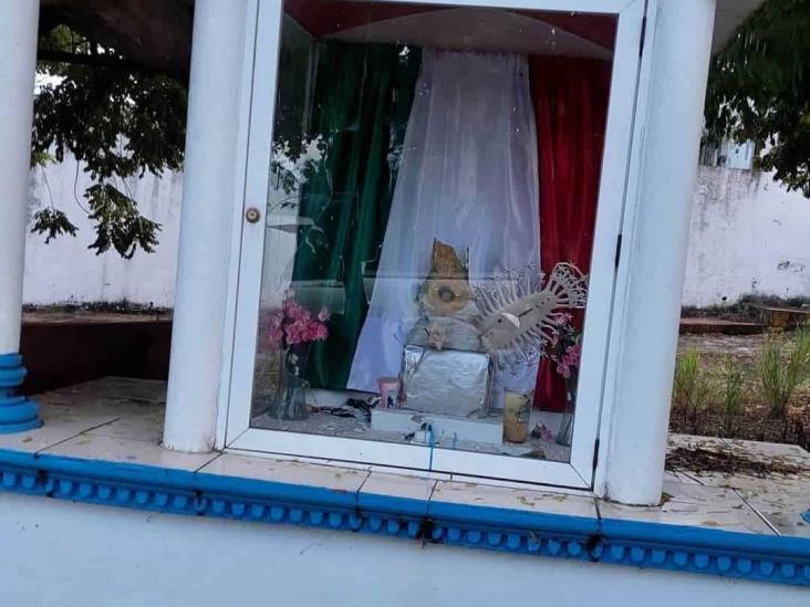 Sacrílegos dañan una ermita y rompen una efigie en Misantla (+Video)