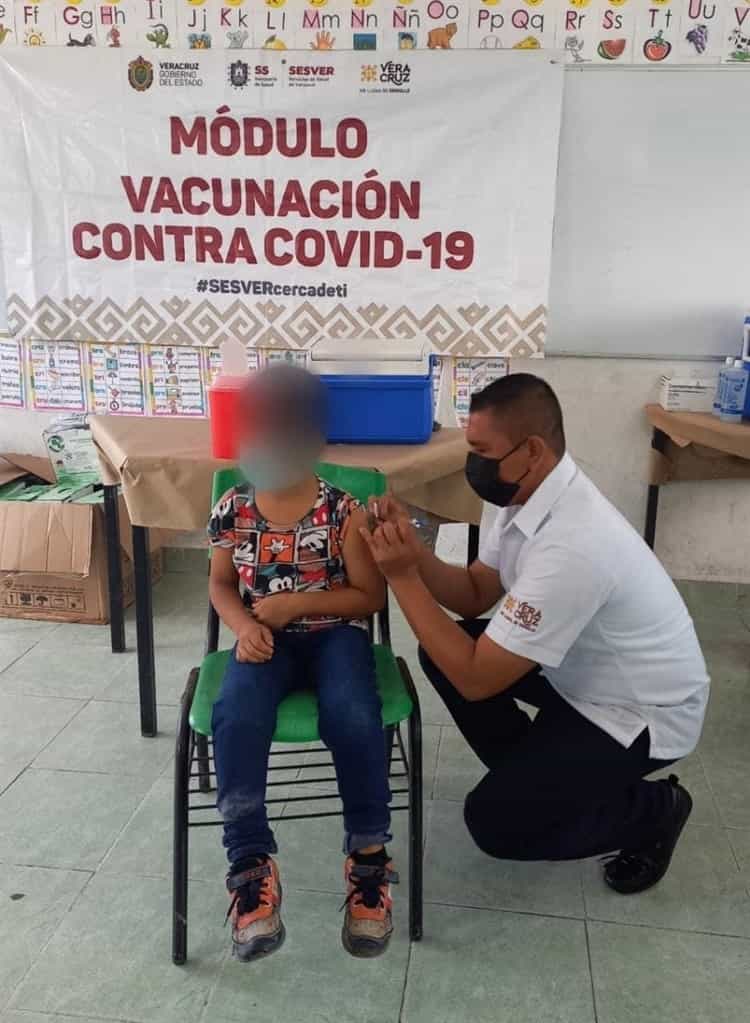 Alrededor de 2 mil 600 niños fueron vacunados contra el covid en Cosamaloapan