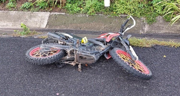 Conductor de tractocamión atropella a motociclistas en la autopista Cardel - Veracruz