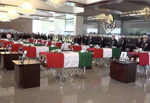 Semar rinde homenaje a los 14 marinos muertos tras desplome de helicóptero en Sinaloa