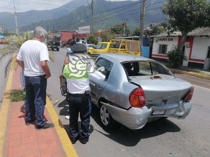 Chocan sobre la Orizaba-Tehuacán; cierran la circulación