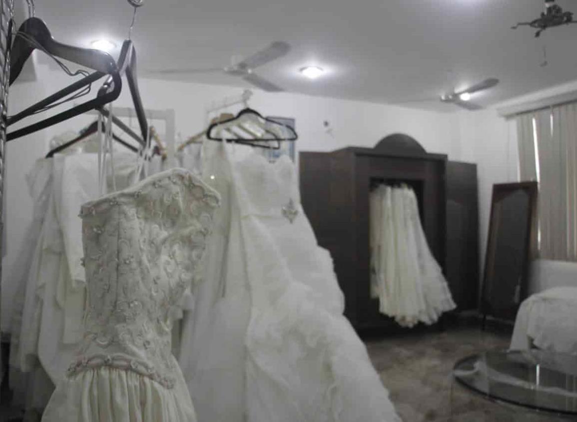 Casa Santa Ana realiza bazar con causa, ofrece vestidos de novia a bajo costo