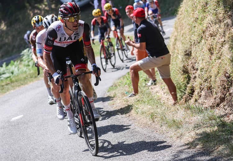 ¡Arriba Canadá! Hugo Houle gana la décima sexta etapa en el Tour de Francia