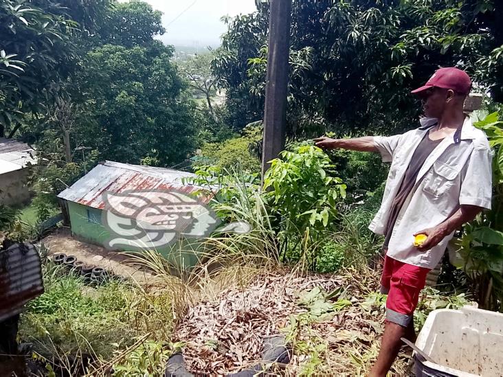 (+Video) Bajo riesgo de deslave, familias asentadas en cerros de Coatzacoalcos