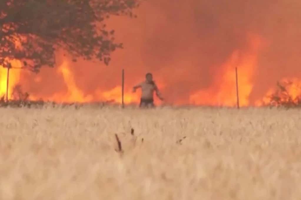 Grave, hombre que intentó salvar a su pueblo de incendio en España