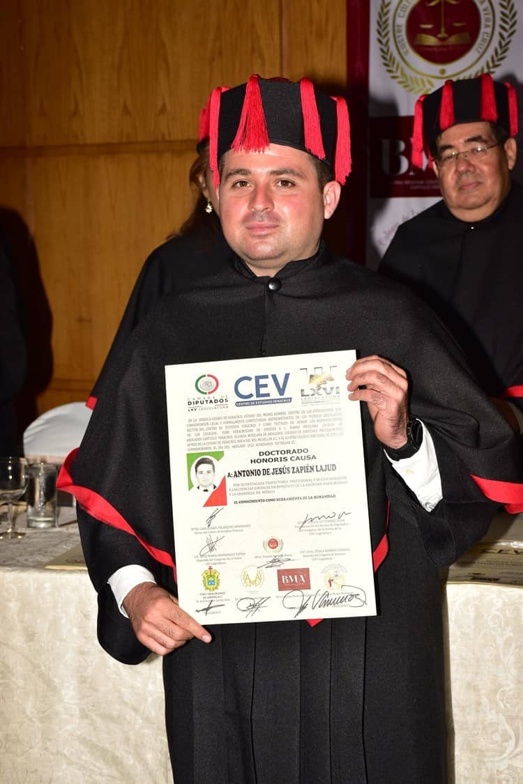 Entregan Doctorado Honoris Causa a abogados destacados de Veracruz