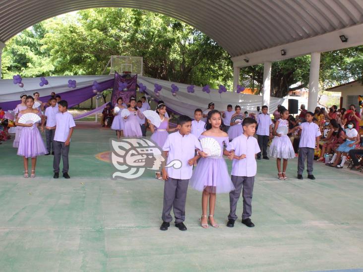 Con medidas por Coronavirus, efectúan graduaciones en Agua Dulce