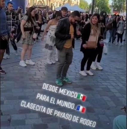 Mexicanos dan clase de como bailar payaso de rodeo en parís