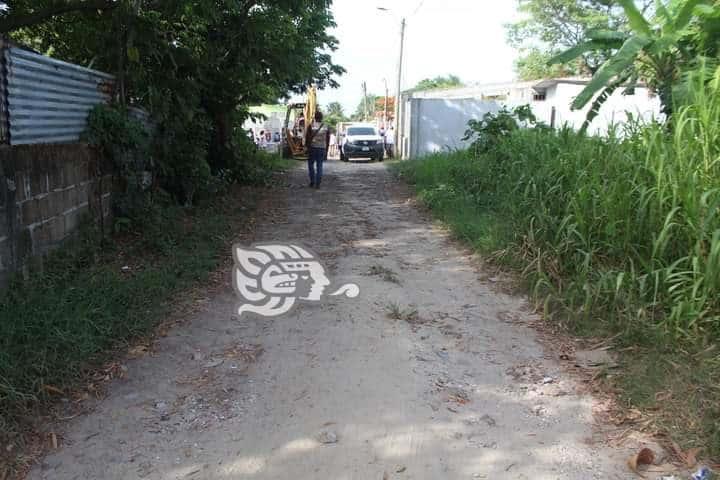 Asignación de obras no tienen compadrazgos: alcalde de Agua Dulce