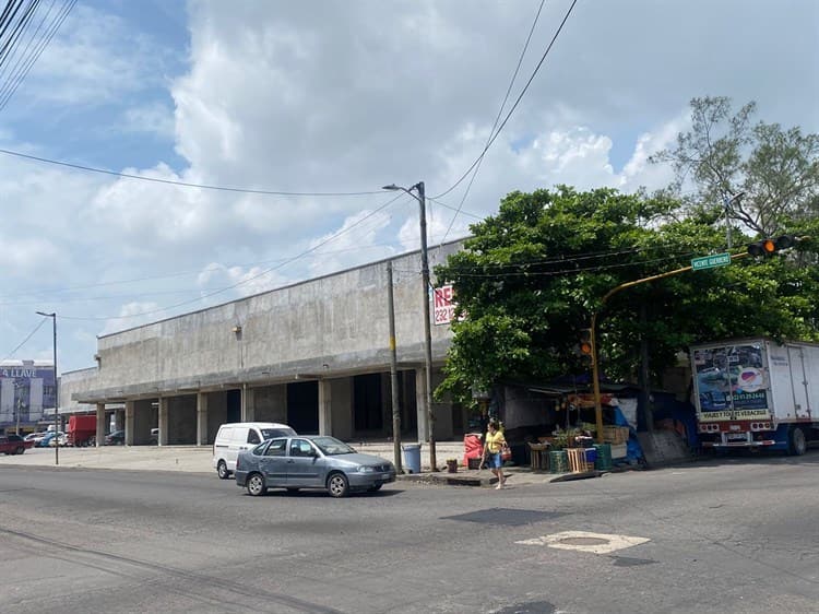 Un peligro, edificios abandonados en zonas de mercados de Veracruz