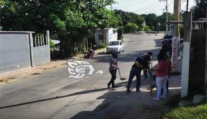 Trabajan en la eliminación de criaderos del mosco transmisor del dengue