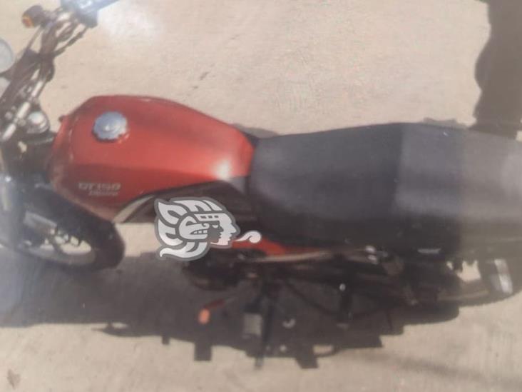 Aseguran moto de sicarios tras ataque armado en Minatitlán