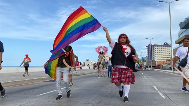 Comunidad LGBTIQ+ realiza marcha en la zona conurbada Veracruz – Boca del Río