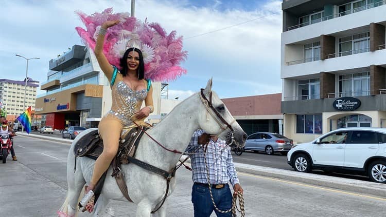 Comunidad LGBTIQ+ realiza marcha en la zona conurbada Veracruz – Boca del Río