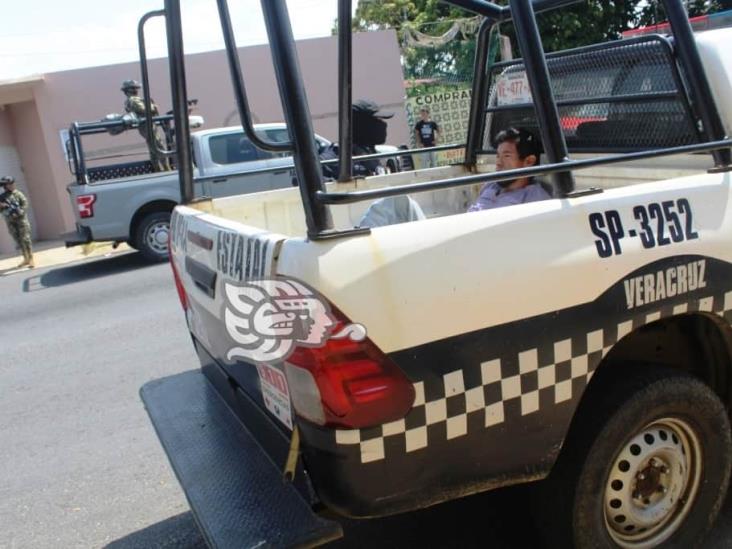 Someten y entregan a la policía a presunto acosador en Coatzacoalcos