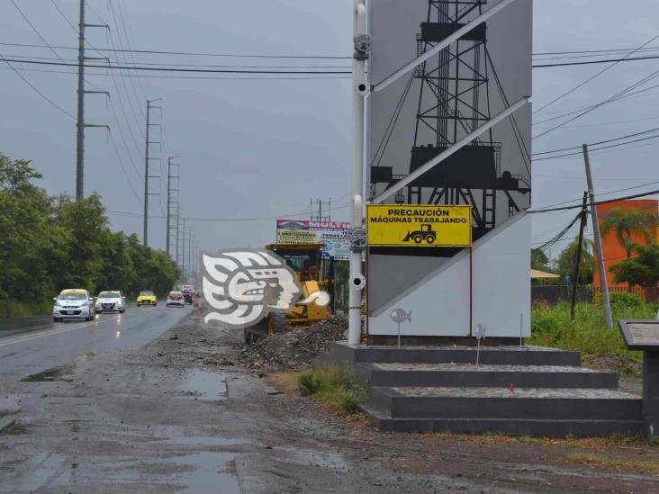 En Poza Rica, demuelen obra millonaria para ampliar carretera a Cazones