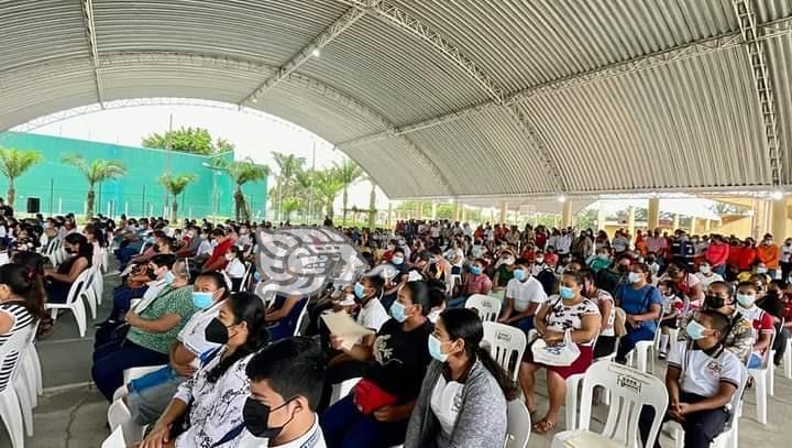 Reconocen excelencia académica de 150 estudiantes en Las Choapas