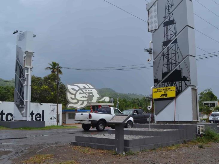 En Poza Rica, demuelen obra millonaria para ampliar carretera a Cazones