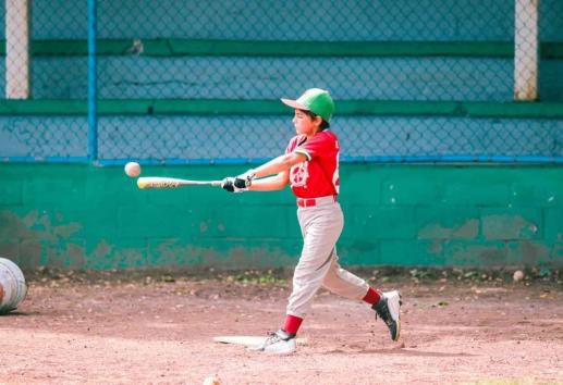 El peloterito Gustavo Martínez será mánager de El Águila por un día (+video)