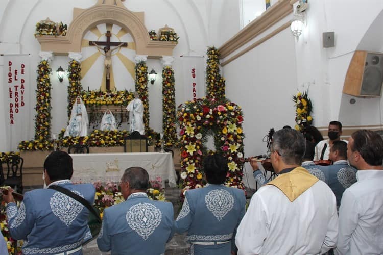 Cantan las mañanitas a Nuestra Señora de Santa Ana en Boca del Río(+video)