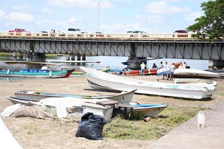 Se preparan pescadores para paseo de Nuestra Señora de Santa Ana por el Río Jamapa