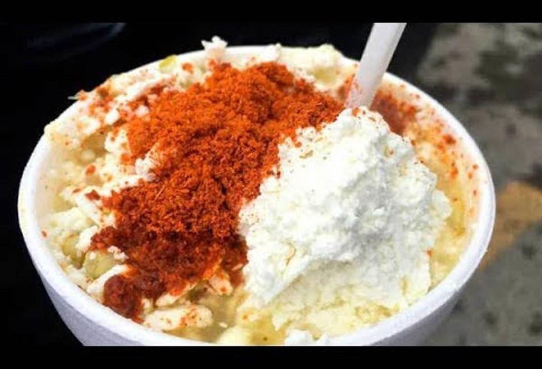 Tiktoker  cambia la receta de los esquites; usuarios mexicanos se indignan