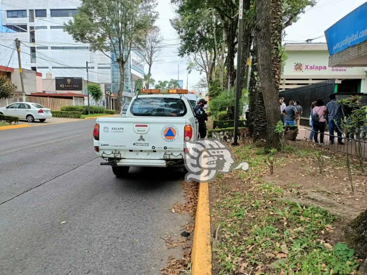 Olor de gas provoca desalojo de empleados de Desarrollo Económico en Xalapa