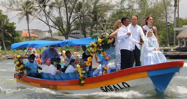 Realizan paseo acuático con la imagen de Nuestra Señora de Santa Ana (+Video)