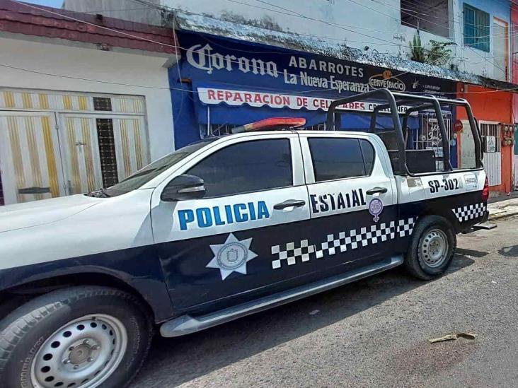 ¡En Veracruz! Ladrón es sorprendido por dueño de negocio, se lo entrega a policías