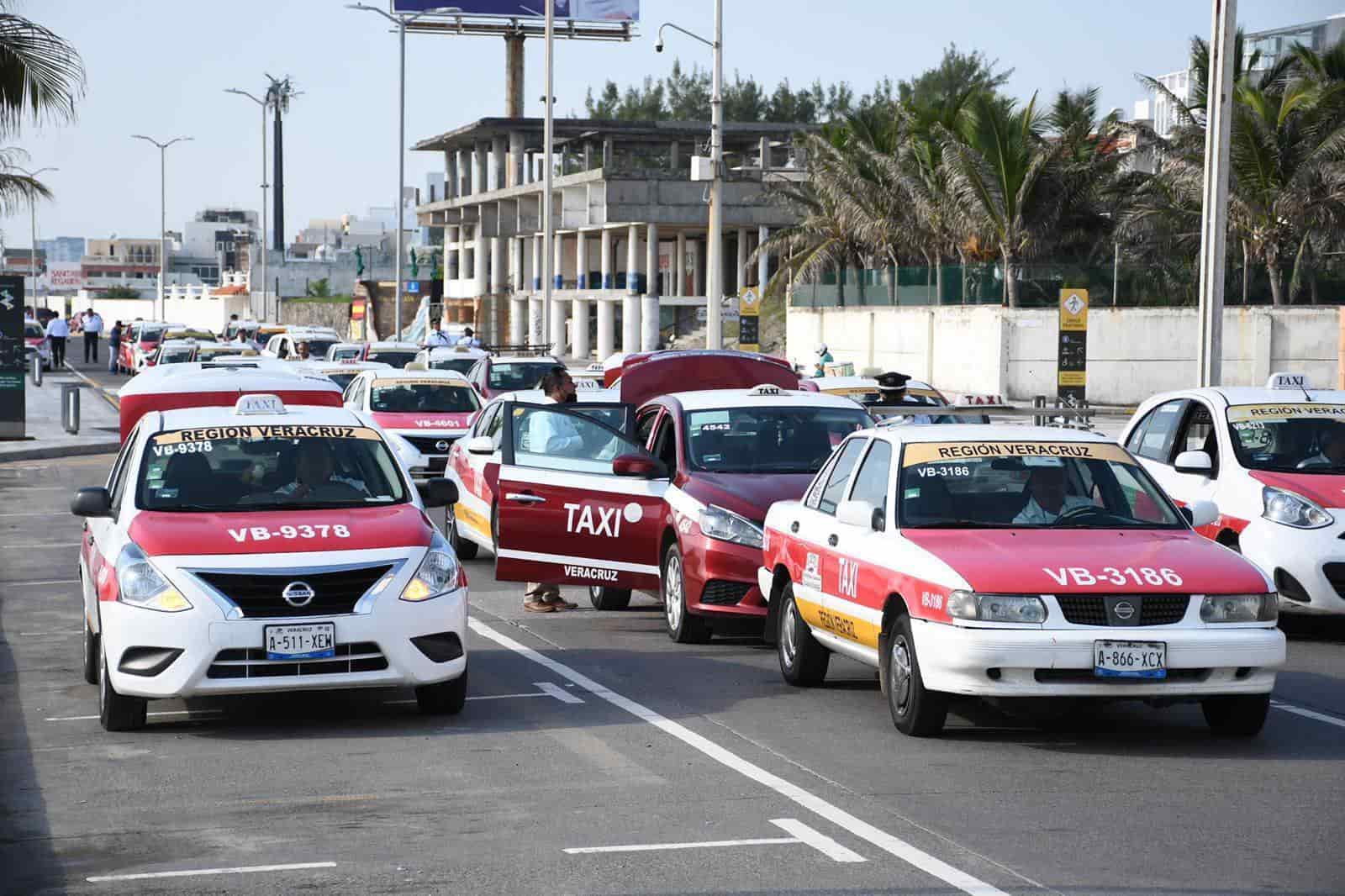 Sanitizan mil unidades de taxi en Boca del Río (+Video)