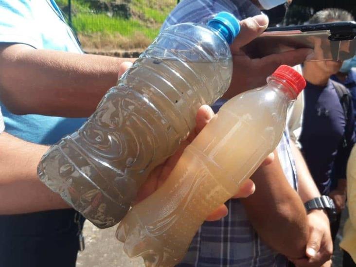 Poca y sucia es como llega el agua en Jilotepec a sus habitantes