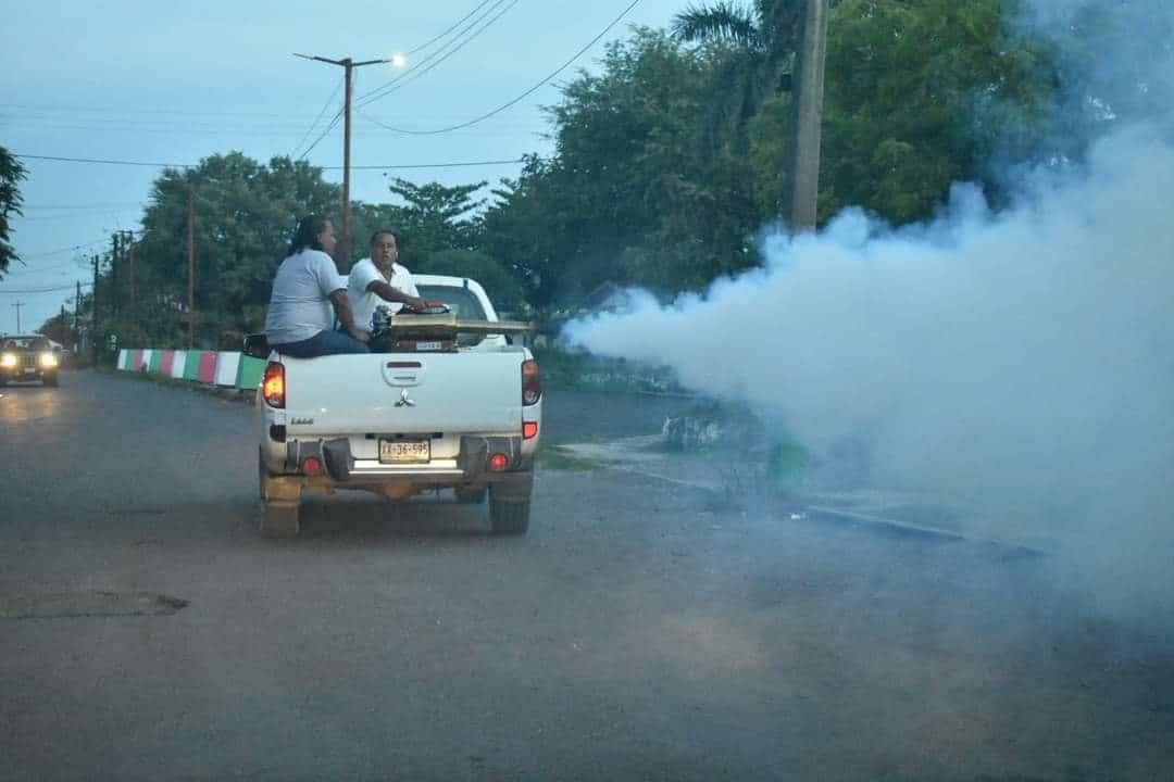 Continúan las jornadas de fumigación en Úrsulo Galván