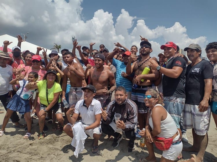 En Boca del Río, ciudadanos y turistas se divierten en concurso de cuerdas (+Video)