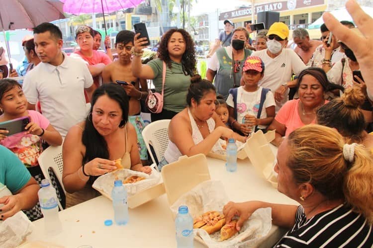 Realizan concurso de comelones en Plaza Banderas de Boca del Río (+Video)