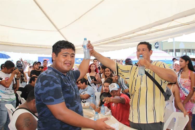 Realizan concurso de comelones en Plaza Banderas de Boca del Río (+Video)