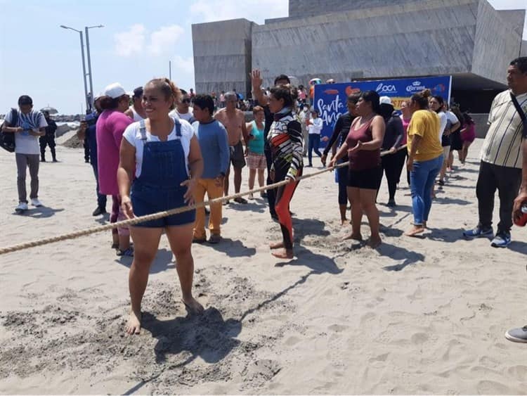 En Boca del Río, ciudadanos y turistas se divierten en concurso de cuerdas (+Video)