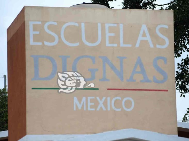 Entregan apoyos de ‘La Escuela es Nuestra’ en zonas rurales de Xalapa