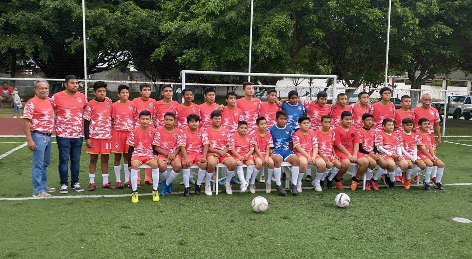 Inauguraron el Centro de Formación de Futbol Manzana en Jáltipan