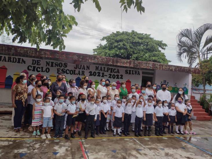 Preside diputada federal graduación de jardín de niños en Veracruz