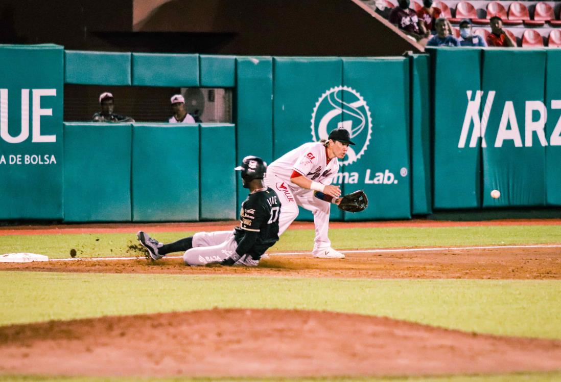 ¡Qué vuelo! el Águila de Veracruz vence 10-5 a los Toros de Tijuana