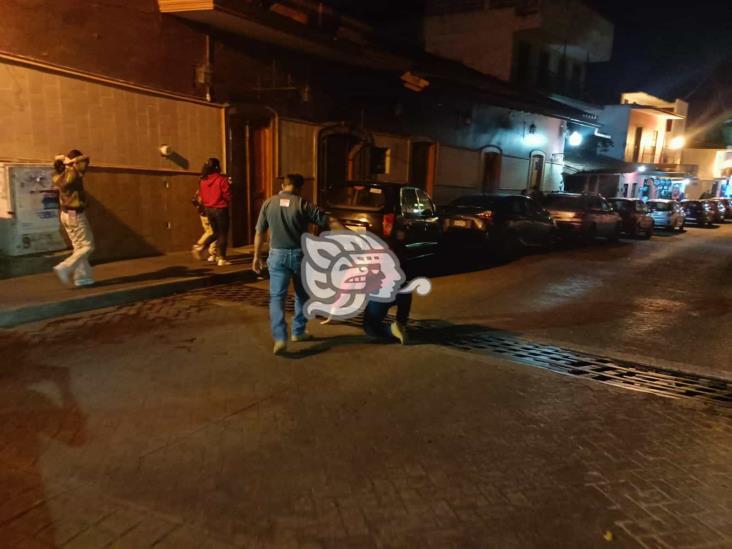 Olor a gas moviliza a Bomberos en el centro de Xalapa