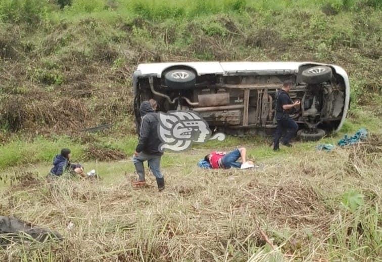 Doble volcadura sobre la Orizaba-Puebla deja 4 heridos