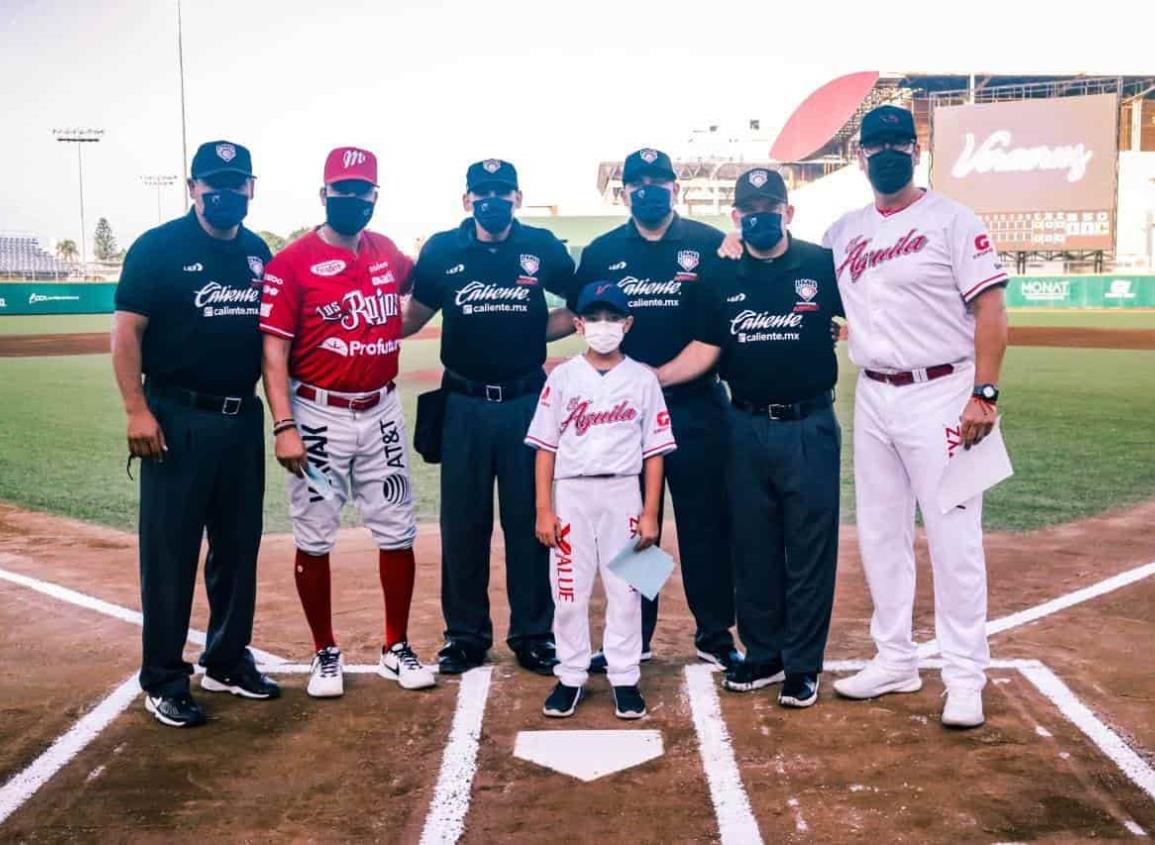 Gus, el mánager más joven del beisbol mexicano con apenas 8 años (+video)