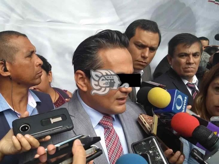 Exfiscal pide que sus audiencias sean públicas; acusa ser objeto de persecución penal