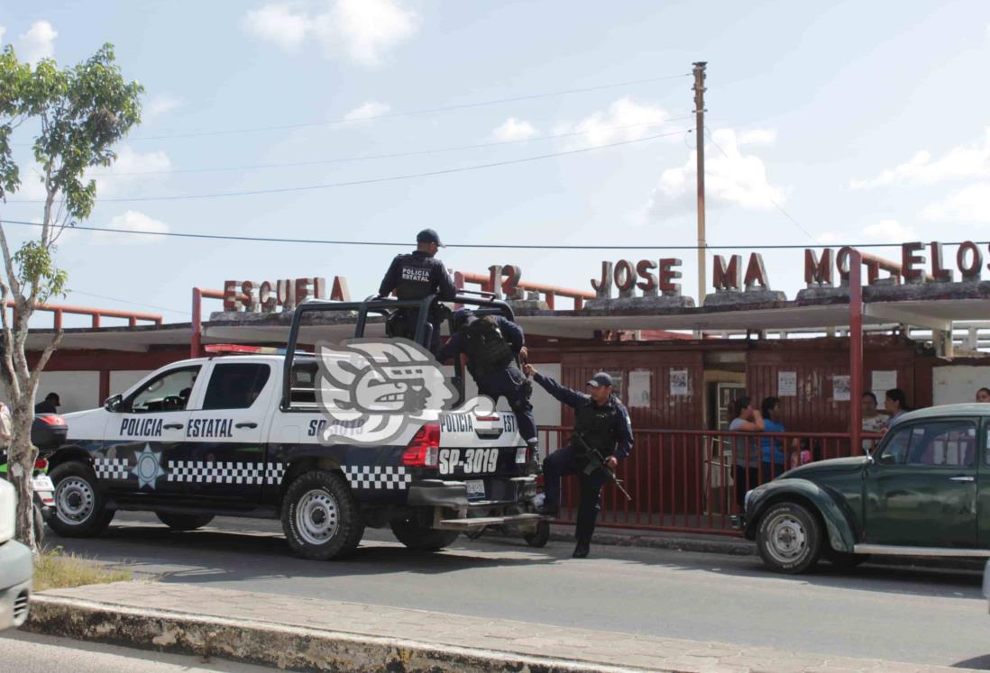 Durante vacaciones, toman medidas de seguridad en escuelas de Las Choapas