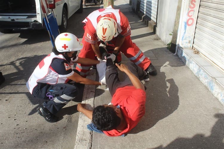 En Veracruz, automovilista atropella a motociclista y se da a la fuga