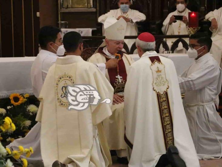 ¡Imponen Palio! Arzobispo de Xalapa Jorge Patrón recibió ornamento del delegado papal